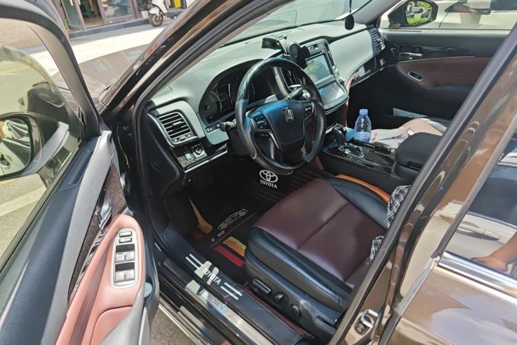 Used Toyota Crown 2018 2.0T Sport Edition Driver Seat