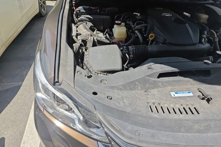 Used Toyota Crown 2018 2.0T Sport Edition Engine Bay Right