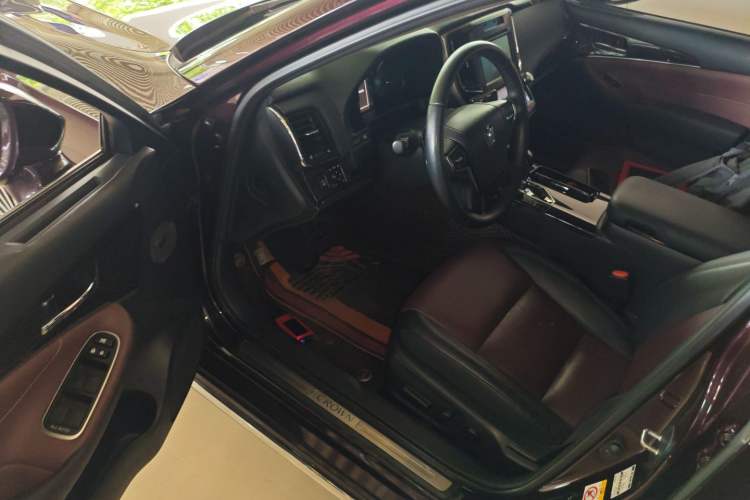 Used Toyota Crown 2018 2.0T Sport Edition Interior 3