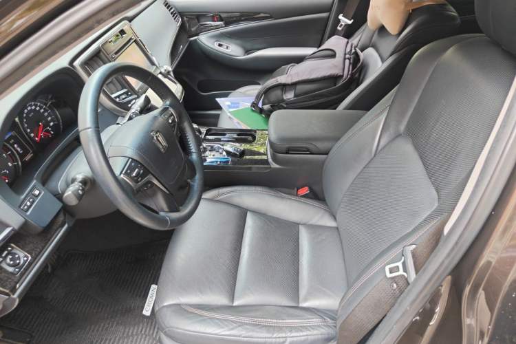 Used Toyota Crown 2018 2.0T Fashion Edition Left Front Seat