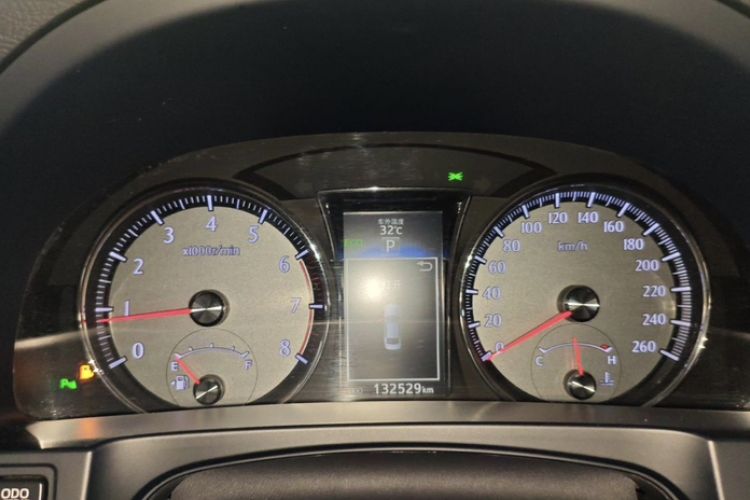 Used Toyota Crown 2018 2.0T Sport Edition Odometer Close Up