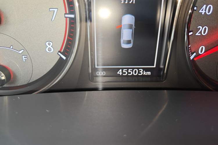 Used Toyota Crown 2018 2.0T Fashion Edition Odometer Close Up