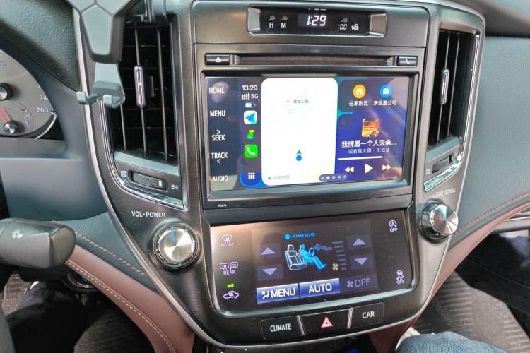 Used Toyota Crown 2018 2.0T Sport Edition Audio And AC Panel