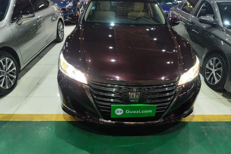Used Toyota Crown 2018 2.0T Fashion Edition Exterior 1