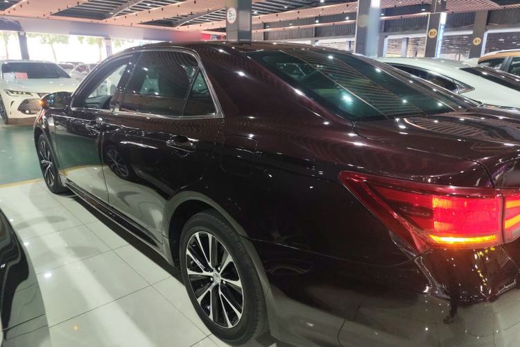 Used Toyota Crown 2018 2.0T Fashion Edition Exterior 3