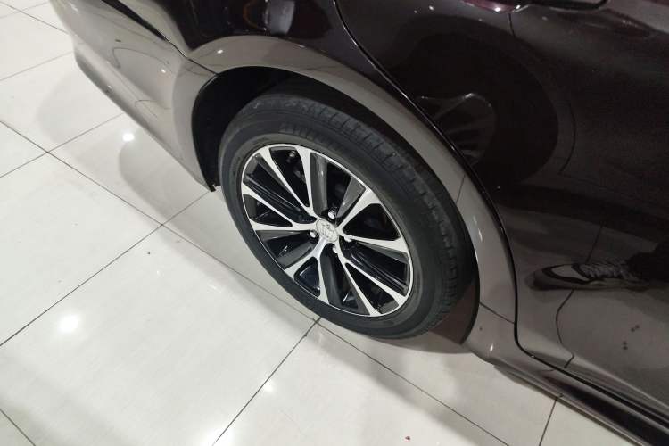 Used Toyota Crown 2018 2.0T Fashion Edition Exterior 8