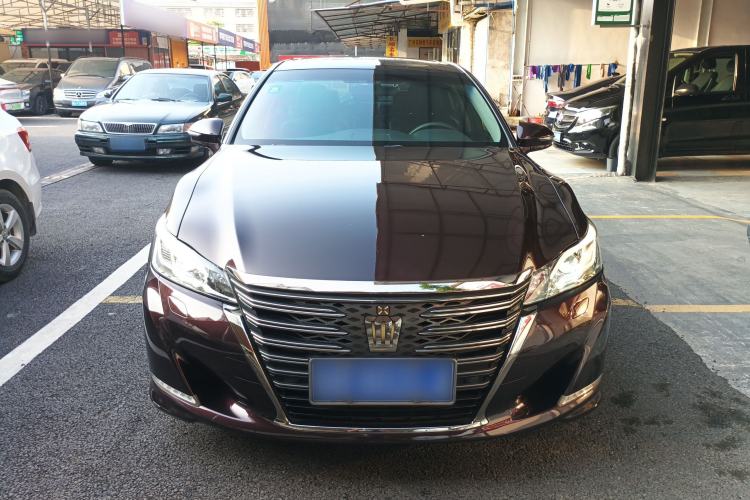 Used Toyota Crown 2018 2.0T Fashion Edition Front