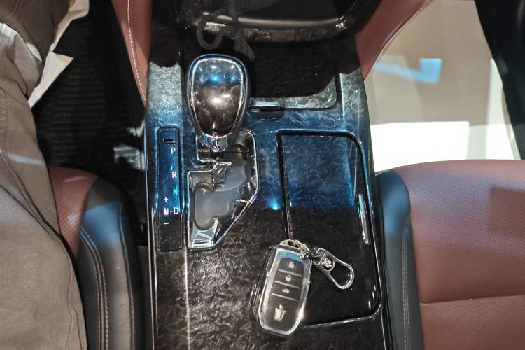 Used Toyota Crown 2018 2.0T Sport Edition Gear Lever