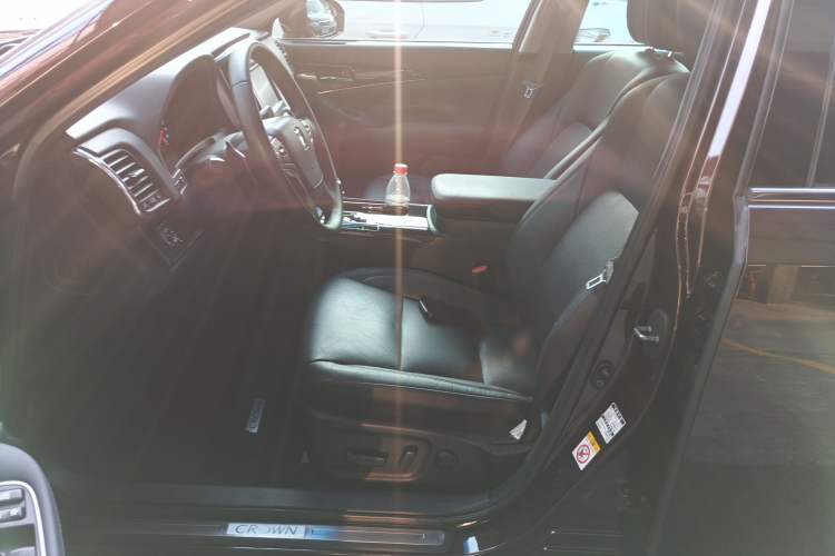 Used Toyota Crown 2018 2.0T Fashion Edition Left Front Seat