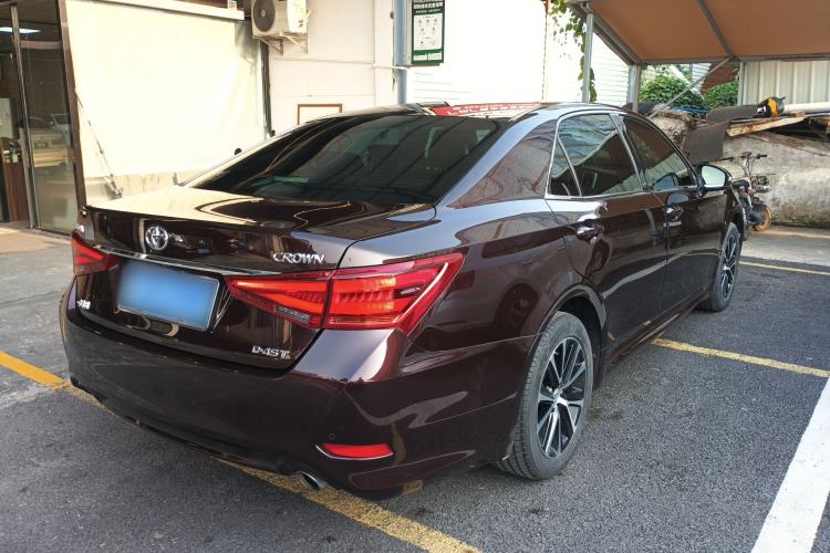 Used Toyota Crown 2018 2.0T Fashion Edition Rear Right 45 Deg