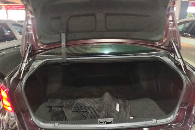 Used Toyota Crown 2018 2.0T Fashion Edition Trunk