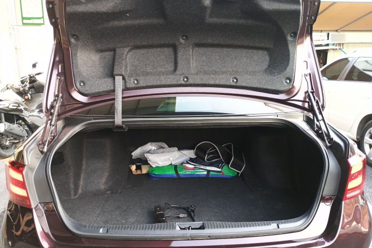 Used Toyota Crown 2018 2.0T Fashion Edition Trunk