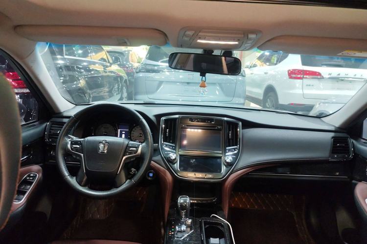 Used Toyota Crown 2018 2.0T Sport Edition Center Console