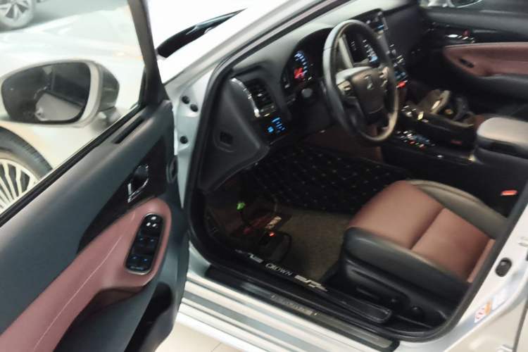 Used Toyota Crown 2018 2.0T Sport Edition Driver Seat