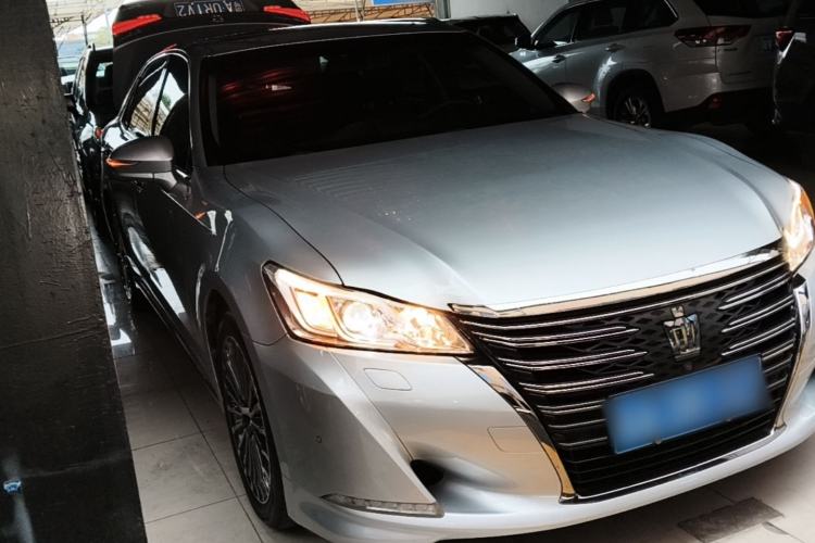 Used Toyota Crown 2018 2.0T Sport Edition Front Right 45 Deg