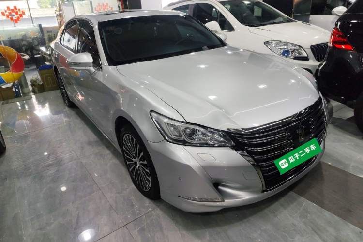 Used Toyota Crown 2018 2.0T Sport Edition Front Right 45 Deg