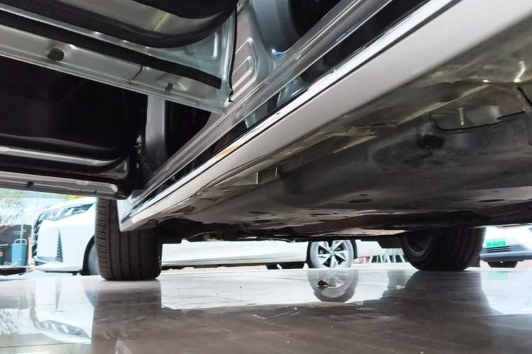 Used Toyota Crown 2018 2.0T Sport Edition Left Side Sill