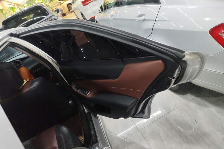 Used Toyota Crown 2018 2.0T Sport Edition Right Rear Door Interior