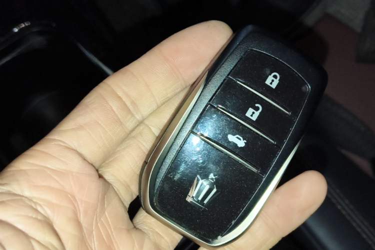 Used Toyota Crown 2018 2.0T Sport Edition Vehicle Key