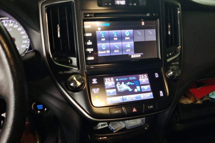 Used Toyota Crown 2018 2.0T Fashion Edition Audio And AC Panel