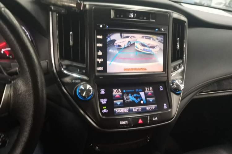 Used Toyota Crown 2018 2.0T Fashion Edition Audio And AC Panel