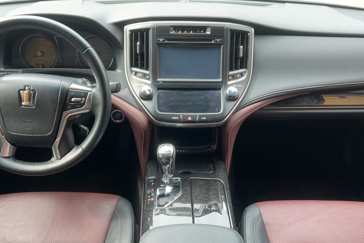 Used Toyota Crown 2018 2.0T Sport Edition Audio And AC Panel