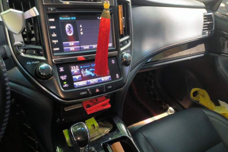 Used Toyota Crown 2018 2.0T Fashion Edition Audio And AC Panel