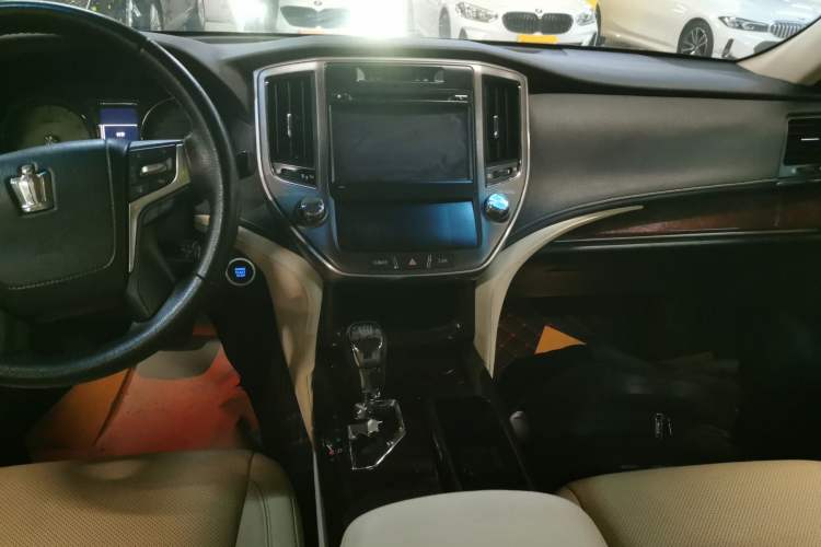 Used Toyota Crown 2018 2.0T Fashion Edition Audio And AC Panel