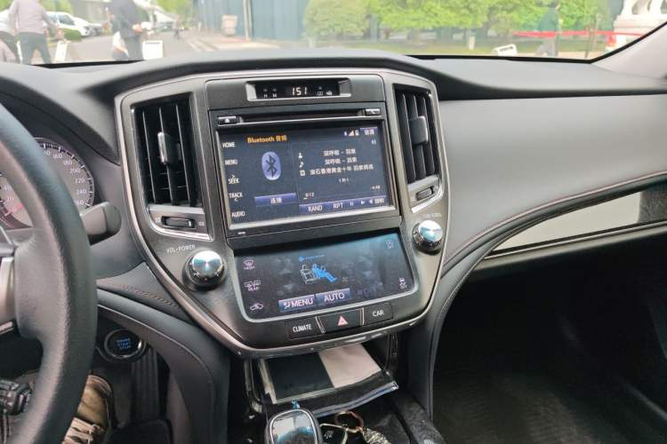 Used Toyota Crown 2018 2.0T Fashion Edition Audio And AC Panel