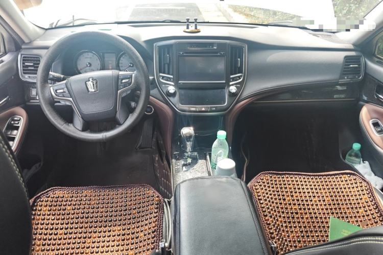 Used Toyota Crown 2018 2.0T Sport Edition Center Console