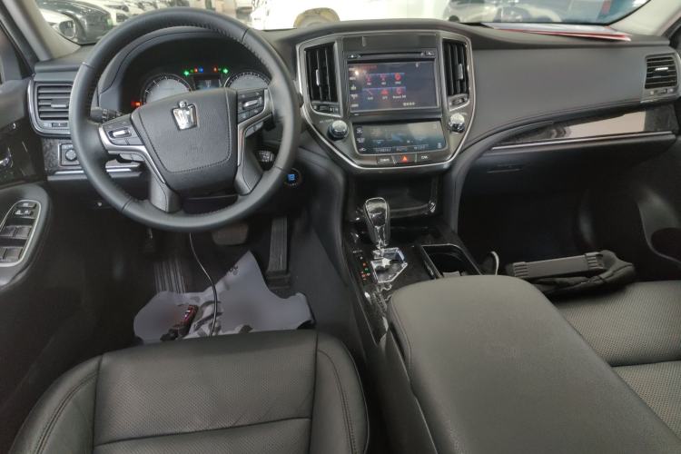Used Toyota Crown 2018 2.0T Fashion Edition Center Console