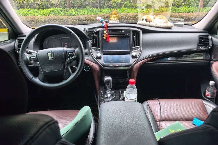 Used Toyota Crown 2018 2.0T Sport Edition Center Console