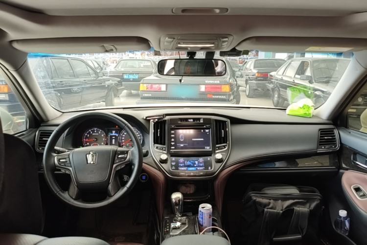 Used Toyota Crown 2018 2.0T Sport Edition Center Console