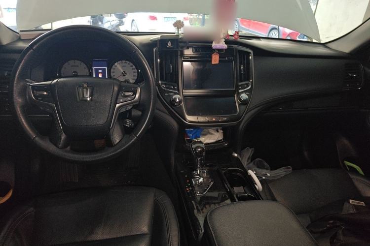 Used Toyota Crown 2018 2.0T Fashion Edition Center Console