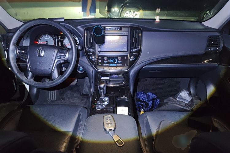 Used Toyota Crown 2018 2.0T Fashion Edition Center Console