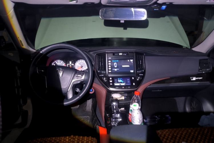 Used Toyota Crown 2018 2.0T Sport Edition Center Console