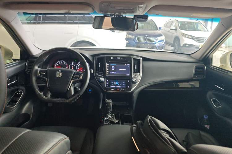 Used Toyota Crown 2018 2.0T Fashion Edition Center Console