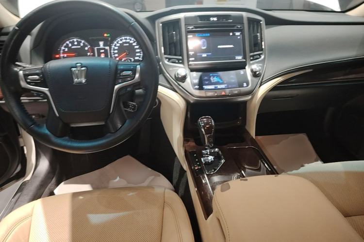 Used Toyota Crown 2018 2.0T Fashion Edition Center Console