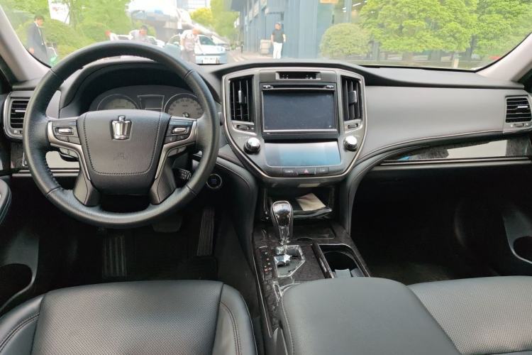 Used Toyota Crown 2018 2.0T Fashion Edition Center Console