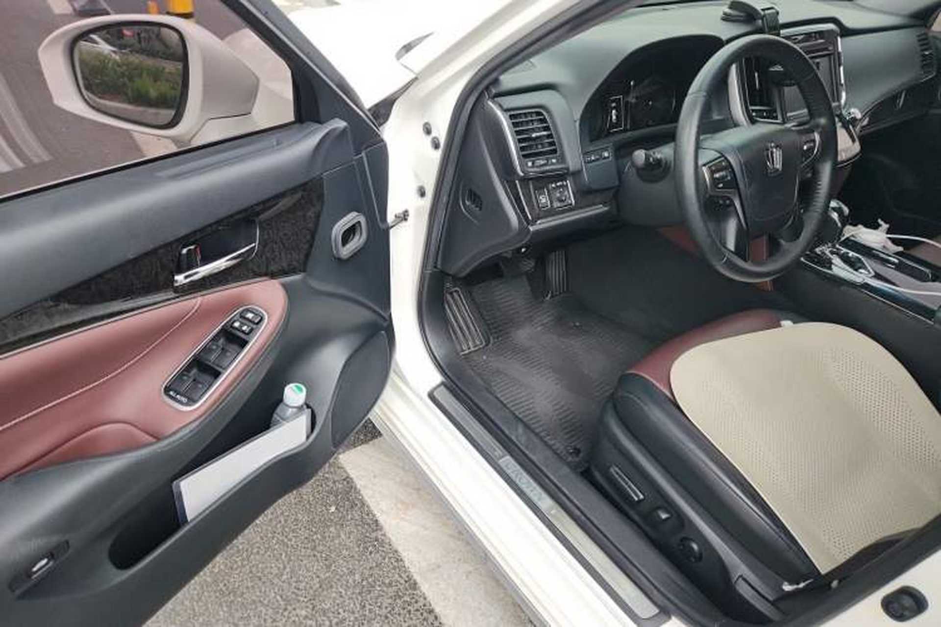 Used Toyota Crown 2018 2.0T Sport Edition Driver Seat