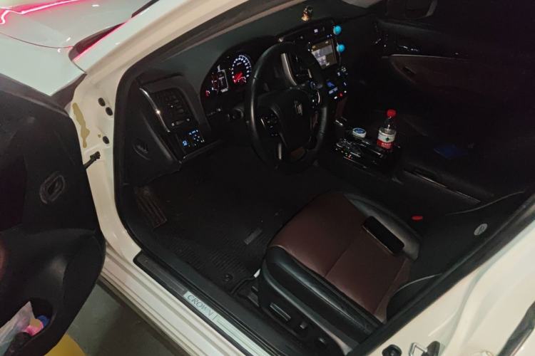 Used Toyota Crown 2018 2.0T Sport Edition Driver Seat