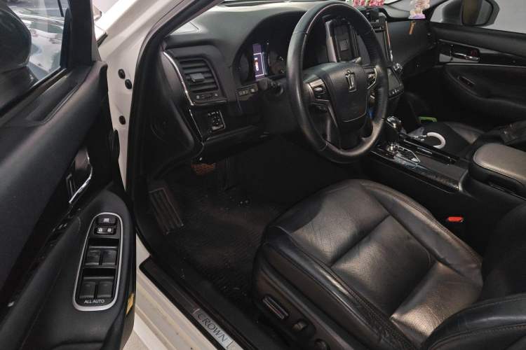 Used Toyota Crown 2018 2.0T Fashion Edition Driver Seat