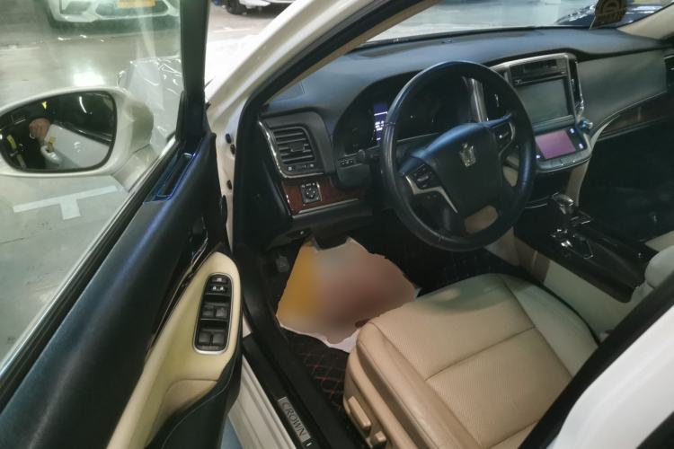 Used Toyota Crown 2018 2.0T Fashion Edition Driver Seat