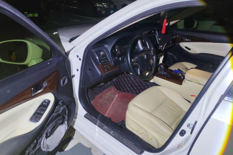 Used Toyota Crown 2018 2.0T Fashion Edition Driver Seat