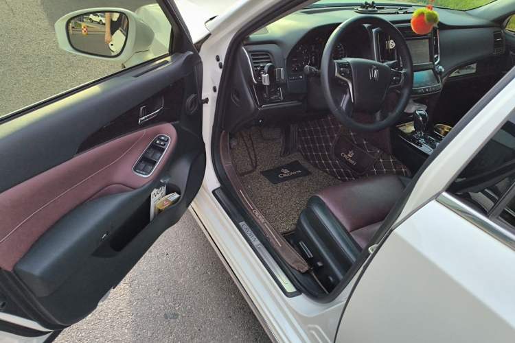 Used Toyota Crown 2018 2.0T Sport Edition Driver Seat