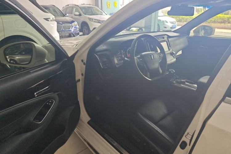Used Toyota Crown 2018 2.0T Fashion Edition Driver Seat