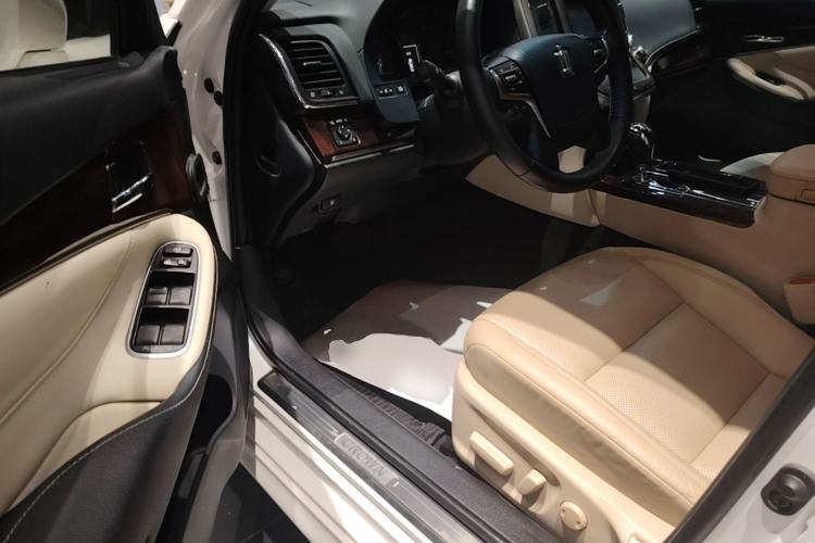 Used Toyota Crown 2018 2.0T Fashion Edition Driver Seat