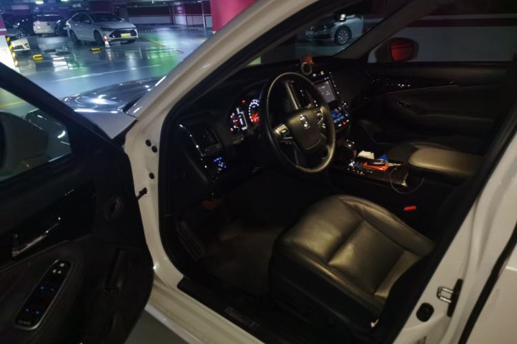 Used Toyota Crown 2018 2.0T Fashion Edition Driver Seat