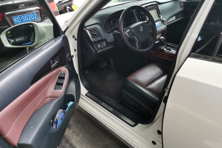 Used Toyota Crown 2018 2.0T Sport Edition Driver Seat