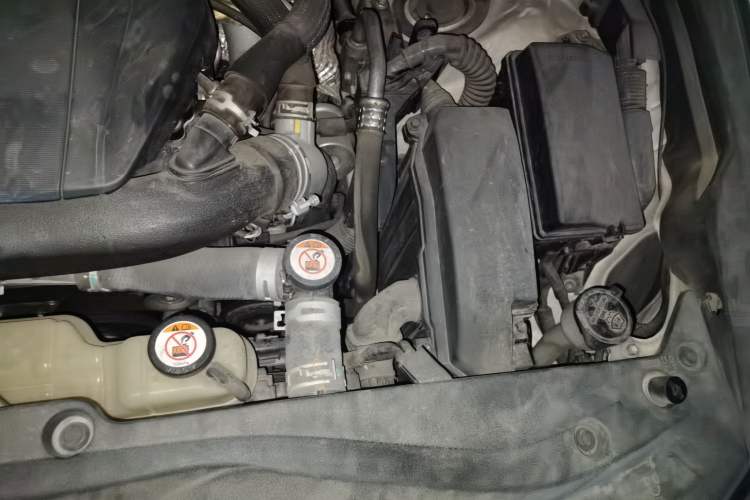 Used Toyota Crown 2018 2.0T Fashion Edition Engine Bay Left